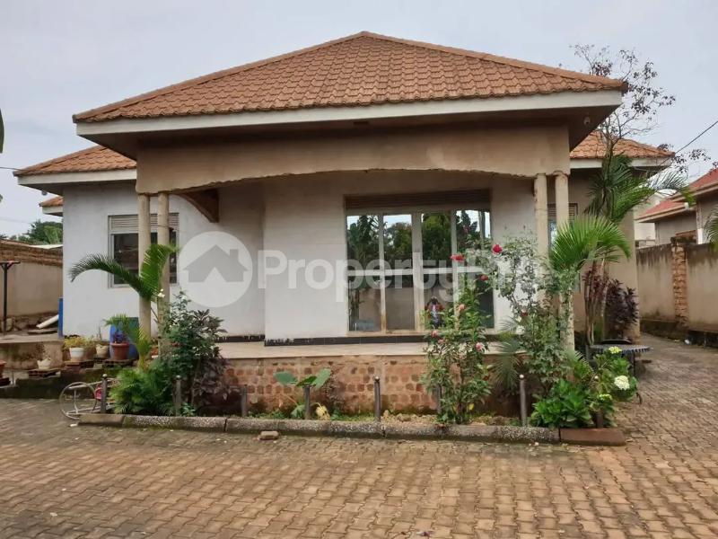 3 bedroom Villa for sale Seeta namugongo road  Goma Mukono Central - 2