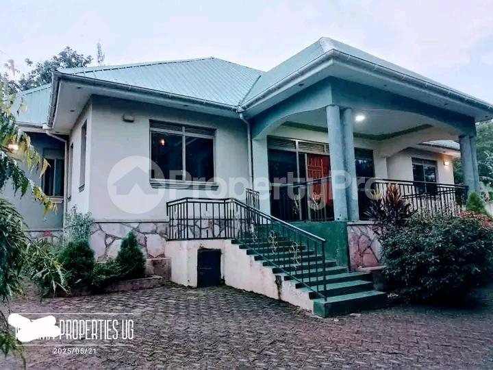 4 bedroom Bungalow Apartment for sale Wakiso nkoowe Wakiso Central - 3
