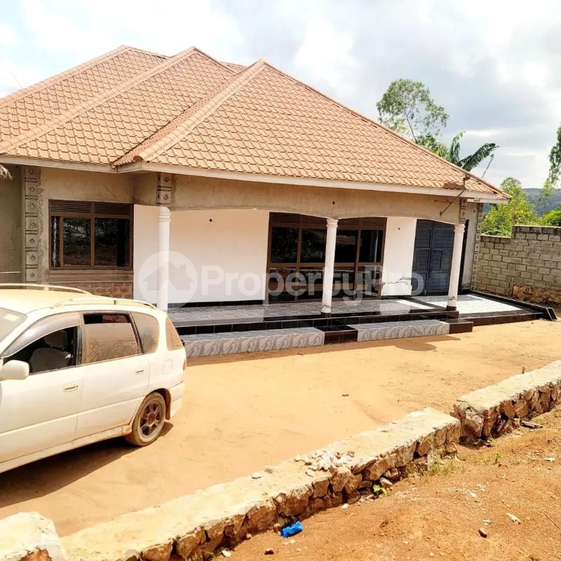 3 bedroom Villa for sale Kitende kitovu Kampala Central Kampala Central - 1