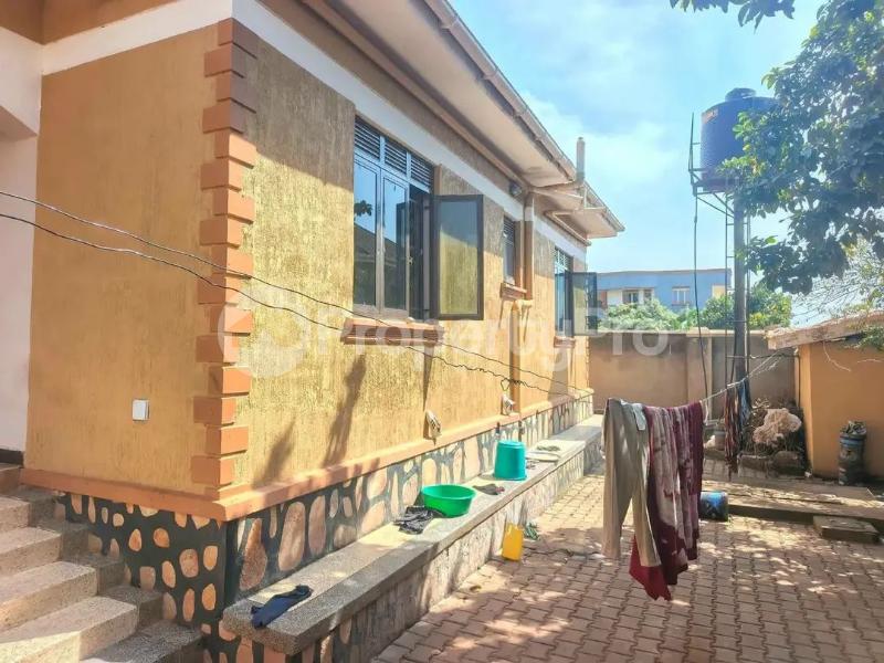 3 bedroom Villa for sale Seeta bajjo  Bajo Mukono Central - 3