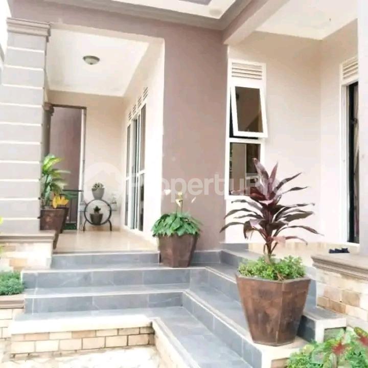 4 bedroom Bungalow Apartment for sale Kira kasangati road  Kampala Central Kampala Central - 1
