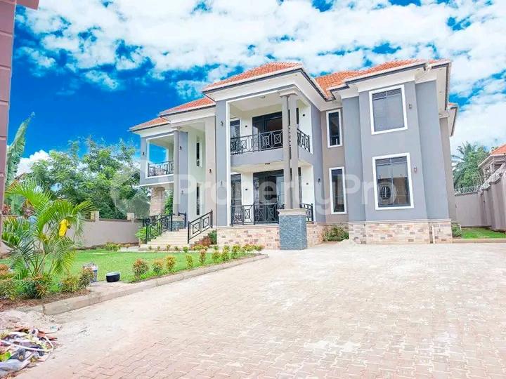 6 bedroom Apartment Block Apartment for sale Naalya road  Kampala Central - 10