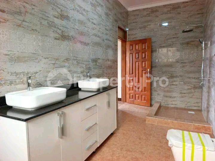6 bedroom Apartment Block Apartment for sale Naalya road  Kampala Central - 5