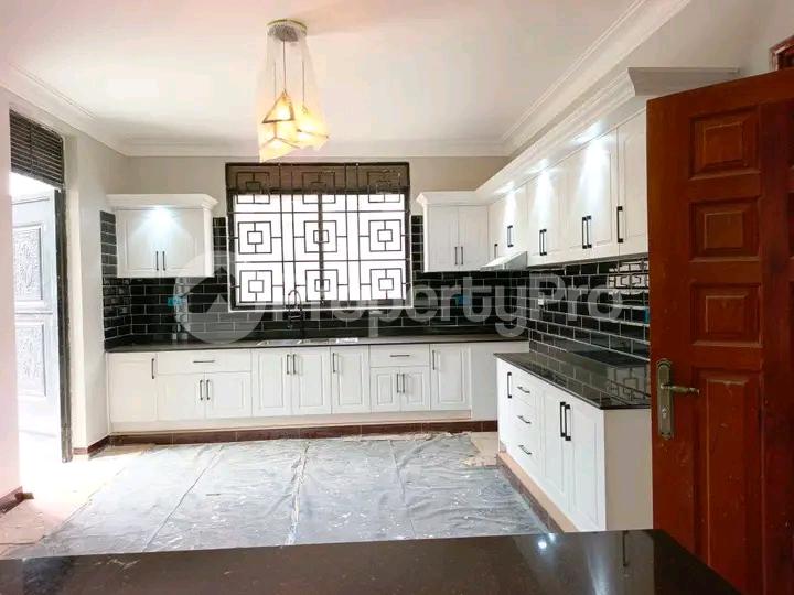 6 bedroom Apartment Block Apartment for sale Naalya road  Kampala Central - 6