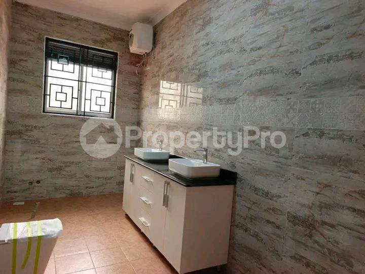 6 bedroom Apartment Block Apartment for sale Naalya road  Kampala Central - 4