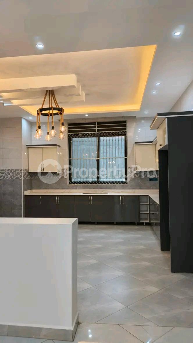 5 bedroom Apartment for sale Kira road  Kira Wakiso Central - 1