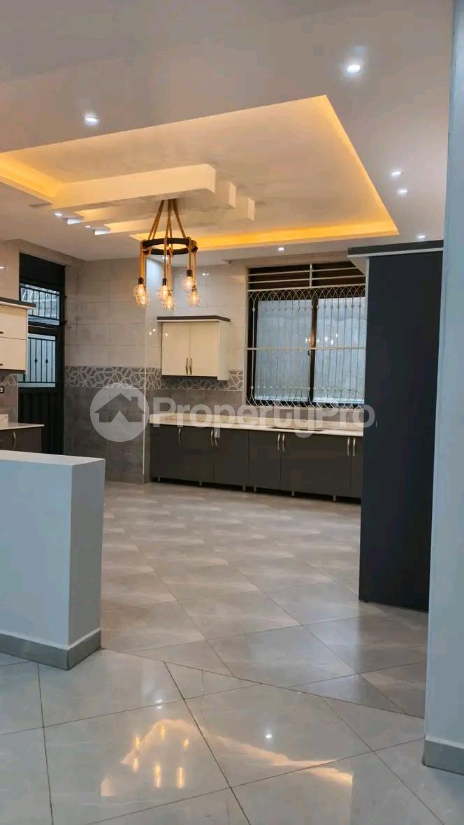 5 bedroom Apartment for sale Kira road  Kira Wakiso Central - 4