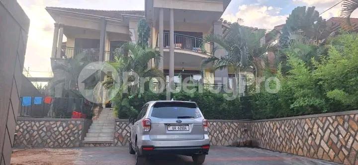 6 bedroom Apartment for sale Kiwaatule road  Kampala Central Kampala Central - 1