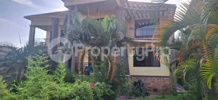 6 bedroom Apartment for sale Kiwaatule road  Kampala Central Kampala Central - 0