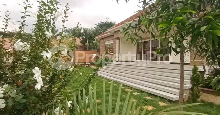 4 bedroom Bungalow Apartment for sale Mbalwa  Kampala Central Kampala Central - 1