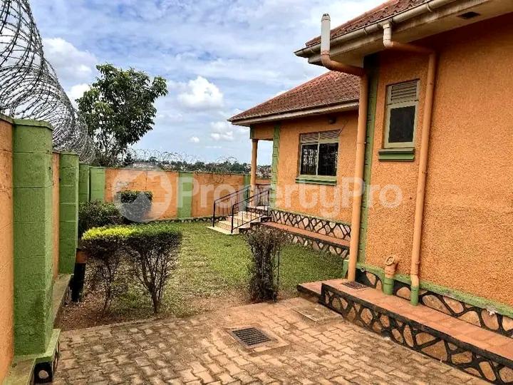 4 bedroom Bungalow Apartment for sale Kira road  Kira Wakiso Central - 3