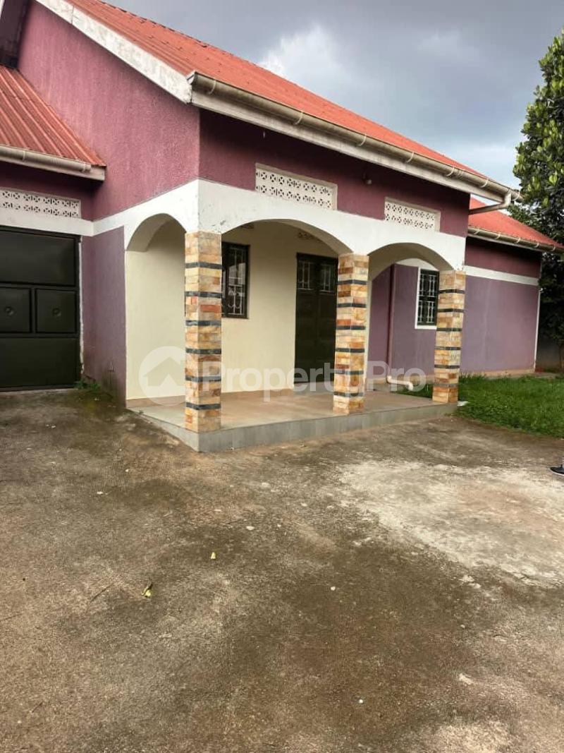 3 bedroom Villa for sale Entebbe road  Katabi Wakiso Central - 6