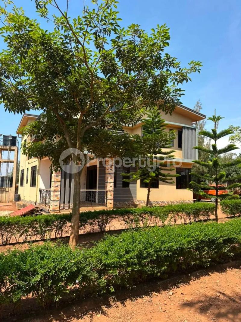 5 bedroom Villa for sale Gayaza road Kawempe Wakiso Central - 7