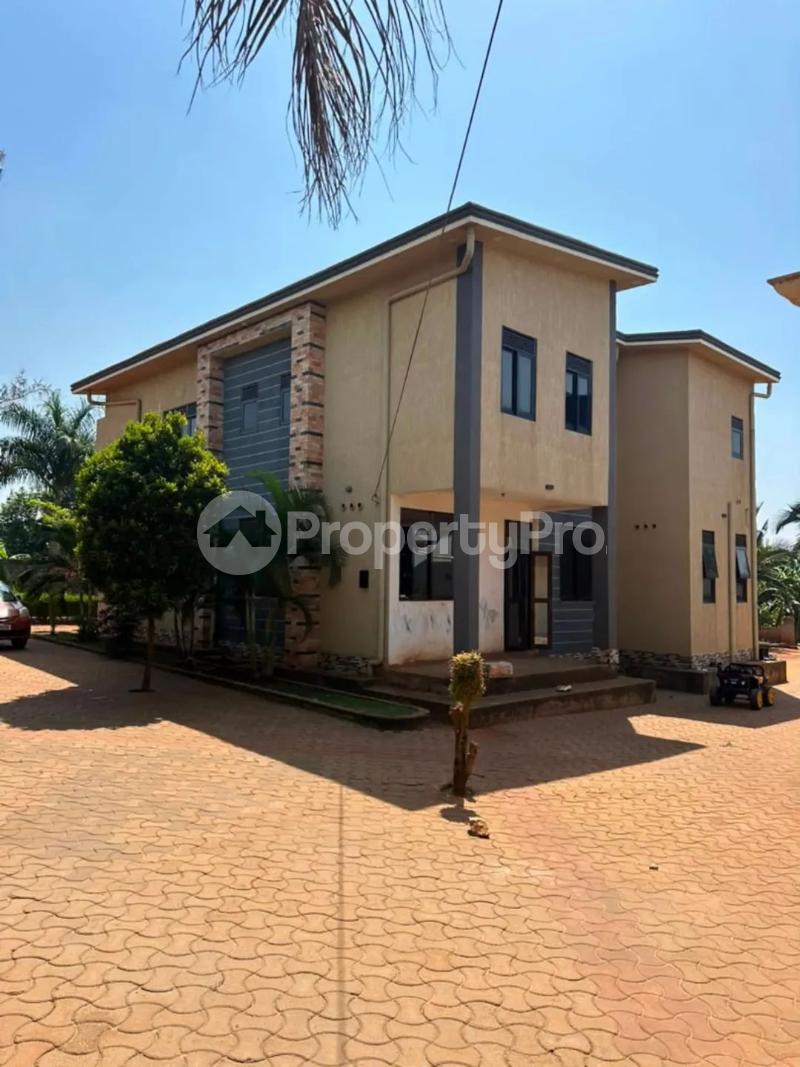 5 bedroom Villa for sale Gayaza road Kawempe Wakiso Central - 3