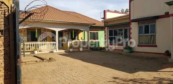 4 bedroom Bungalow Apartment for sale Kyaliwajjala  Kampala Central Kampala Central - 5
