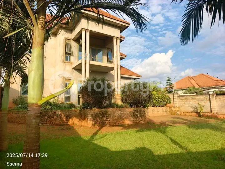 4 bedroom Apartment Block Apartment for sale Kireka setamu Wakiso Central - 2