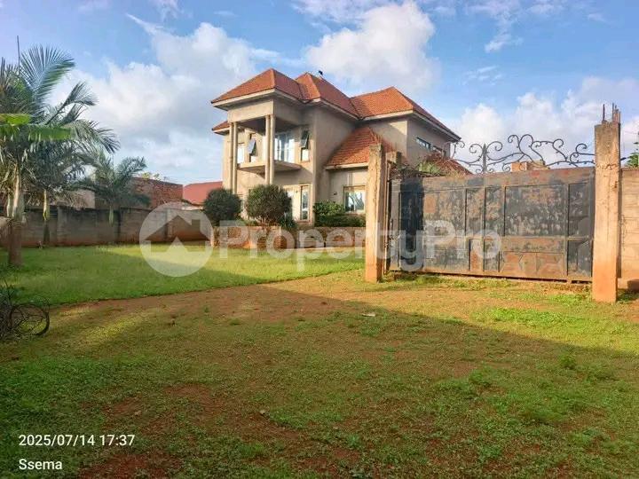 4 bedroom Apartment Block Apartment for sale Kireka setamu Wakiso Central - 1