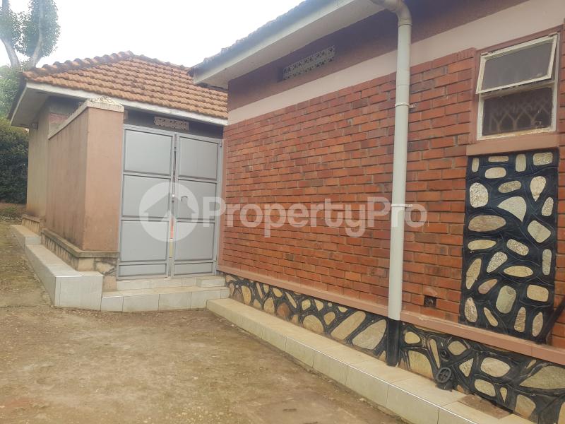 Villa for sale Bombo road  Nabweru Wakiso Central - 1