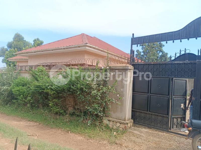 3 bedroom Villa for sale Seeta namugongo road Kampala Central Kampala Central - 0