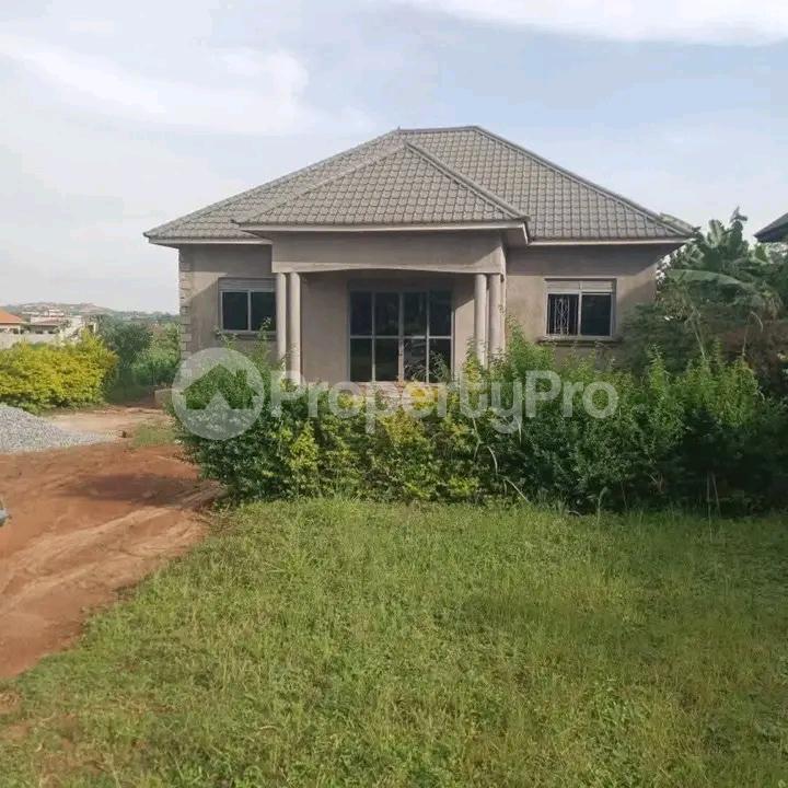3 bedroom Bungalow Apartment for sale Busukuma  Kira Wakiso Central - 5