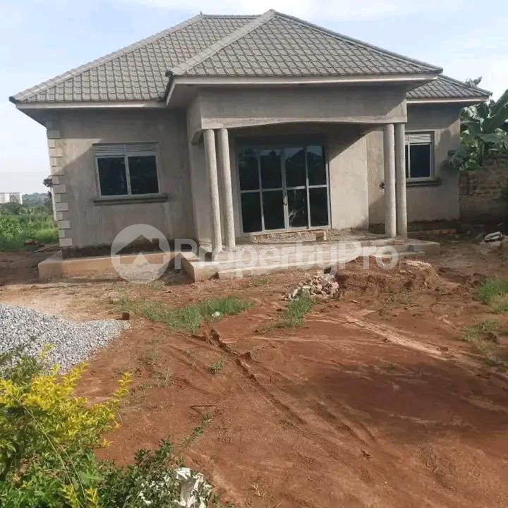 3 bedroom Bungalow Apartment for sale Busukuma  Kira Wakiso Central - 3
