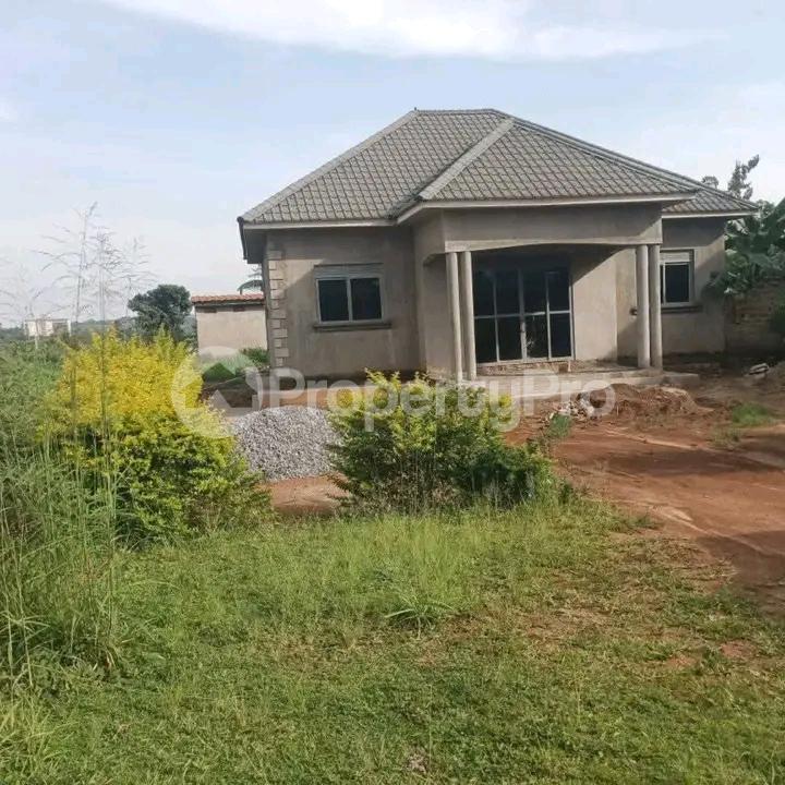 3 bedroom Bungalow Apartment for sale Busukuma  Kira Wakiso Central - 4