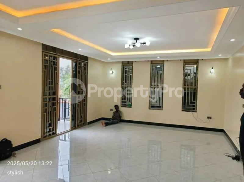 4 bedroom Villa for sale Seguku katale Entebbe road  Kampala Central Kampala Central - 1