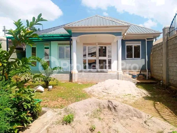 3 bedroom Bungalow Apartment for sale Matunga road  Kampala Central Kampala Central - 0