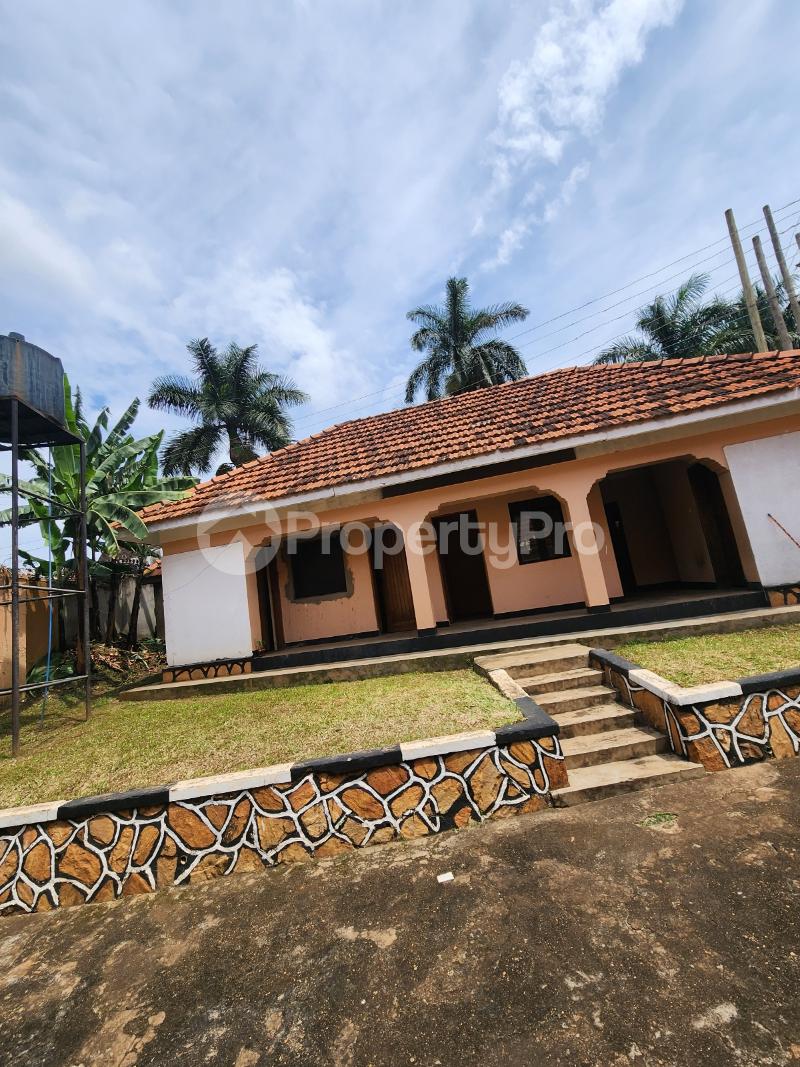 4 bedroom Villa for rent Kironde road  Makindye Kampala Central - 4