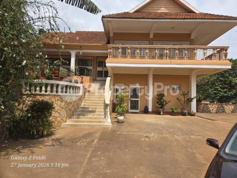 6 bedroom Villa for sale Kansanga gabba road Kampala Central Kampala Central - 0