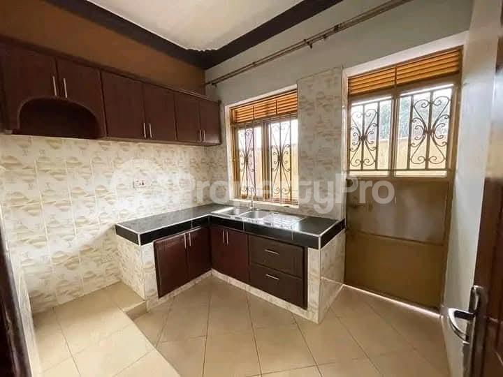 2 bedroom Apartment Block Apartment for rent Gayaza road Wakiso Central - 5