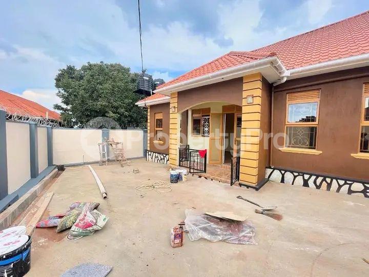 3 bedroom Bungalow Apartment for rent Kasangati road Kampala Central - 4