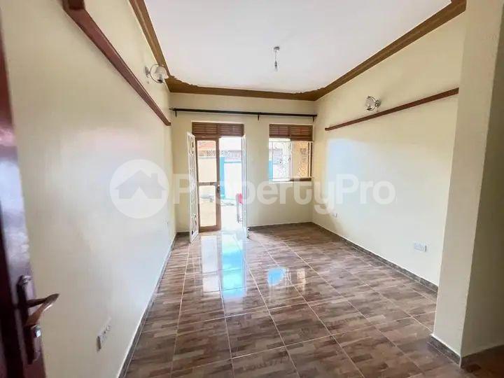 3 bedroom Bungalow Apartment for rent Kasangati road Kampala Central - 5