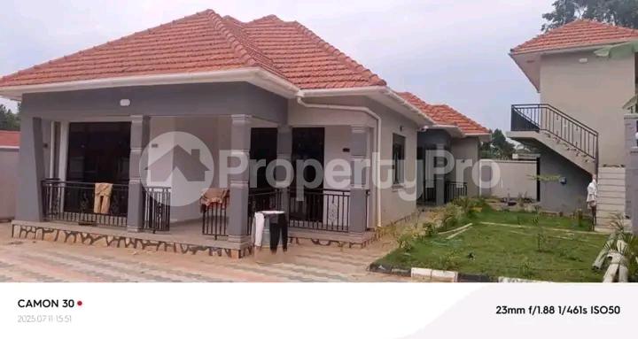 4 bedroom Bungalow Apartment for sale Kasangati road  Kampala Central Kampala Central - 0