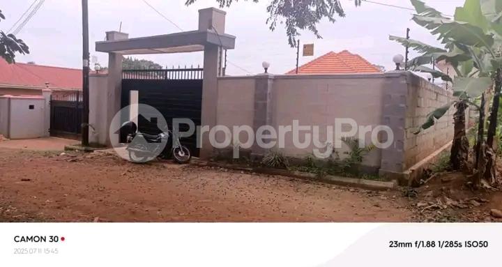 4 bedroom Bungalow Apartment for sale Kasangati road  Kampala Central Kampala Central - 3