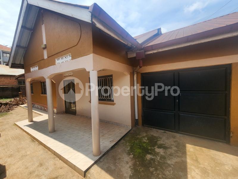 3 bedroom Villa for rent Kanyike road Makindye Kampala Central - 1