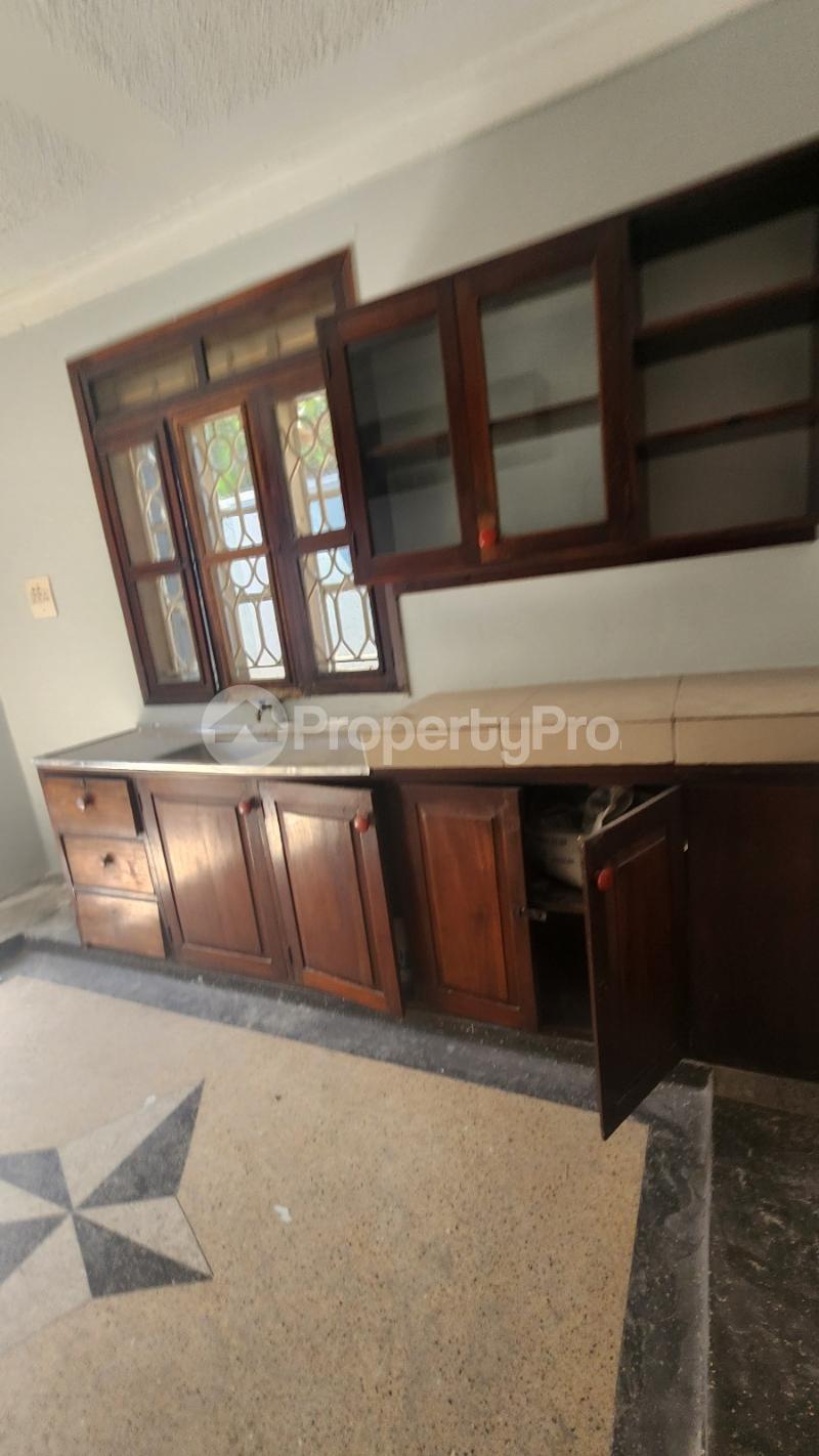 5 bedroom Villa for rent Kibuli mbogo road Makindye Kampala Central - 4