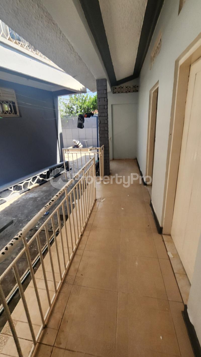 5 bedroom Villa for rent Kibuli mbogo road Makindye Kampala Central - 1