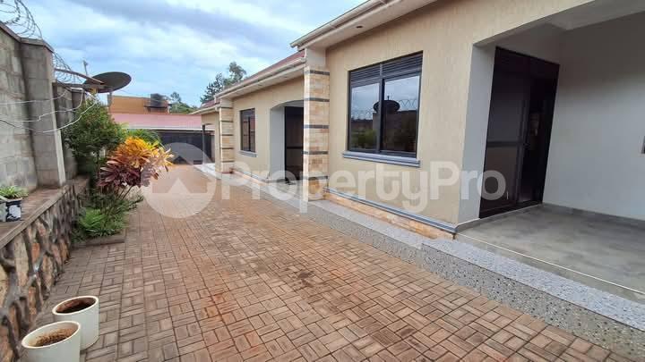 2 bedroom Bungalow Apartment for rent kira road Kira Wakiso Central - 4
