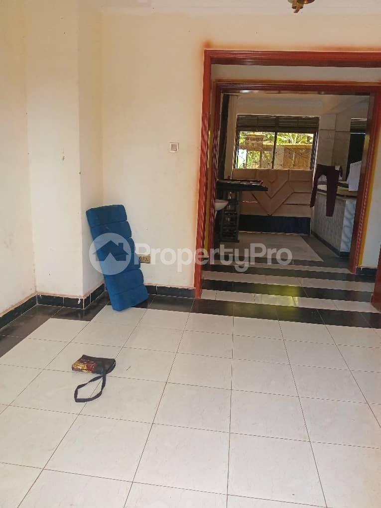 3 bedroom Apartment Block Apartment for rent kira road Kira Wakiso Central - 4