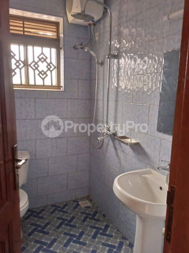 3 bedroom Apartment Block Apartment for rent kira road Kira Wakiso Central - 17