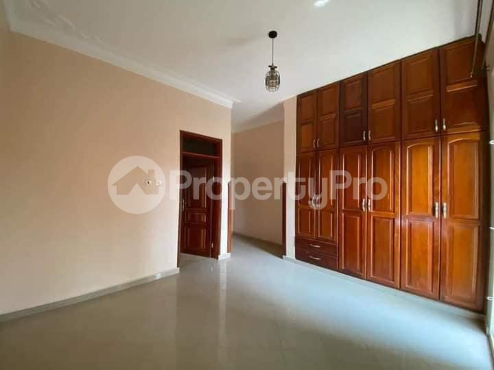 3 bedroom Apartment Block Apartment for rent kira road Kira Wakiso Central - 4