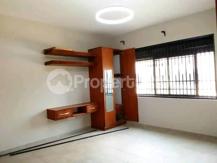 4 bedroom Apartment Block Apartment for rent Kira road Wakiso Central - 2