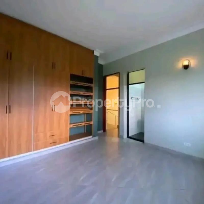 5 bedroom Villa for sale kira shimon road Kira Wakiso Central - 1