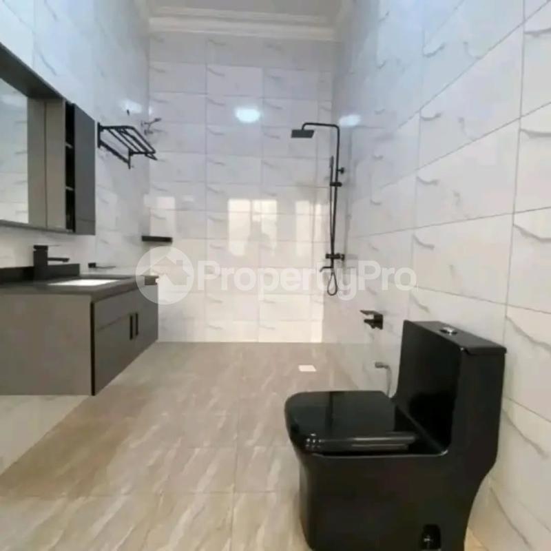 5 bedroom Villa for sale kira shimon road Kira Wakiso Central - 2