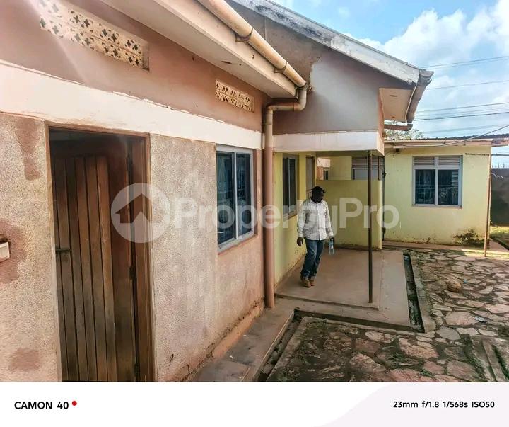 3 bedroom Bungalow Apartment for sale Kira road  Kampala Central Kampala Central - 3