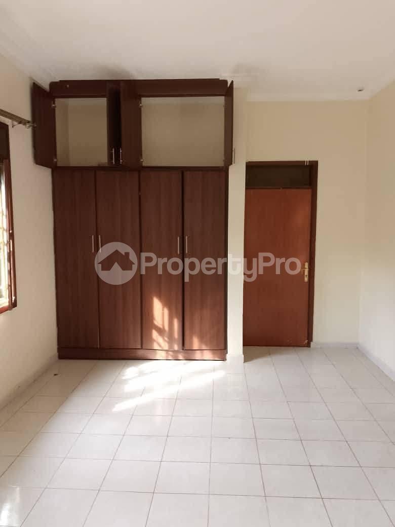 4 bedroom Bungalow Apartment for rent Kirinya road Wakiso Central - 4