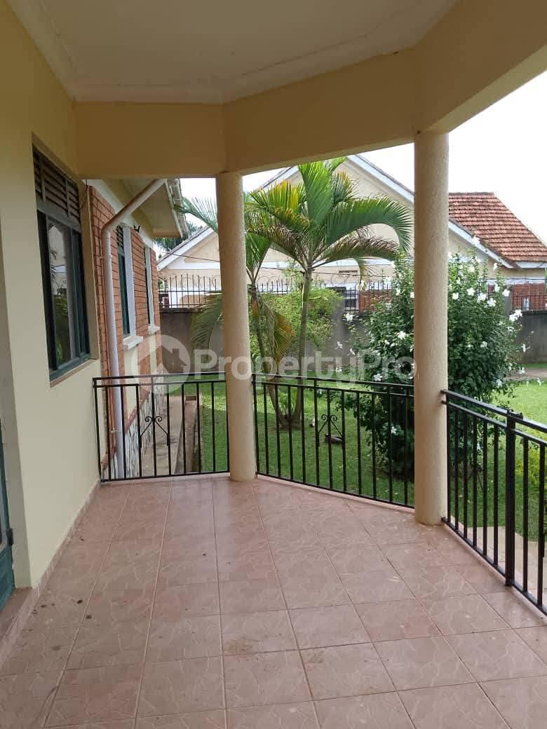 4 bedroom Bungalow Apartment for rent Kirinya road Wakiso Central - 6