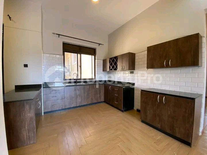 3 bedroom Apartment Block Apartment for rent Kisaasi road Kisaasi Kampala Central - 3