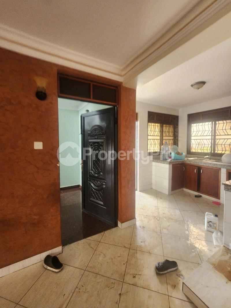 2 bedroom Apartment for rent Kanyike road Makindye Kampala Central - 1